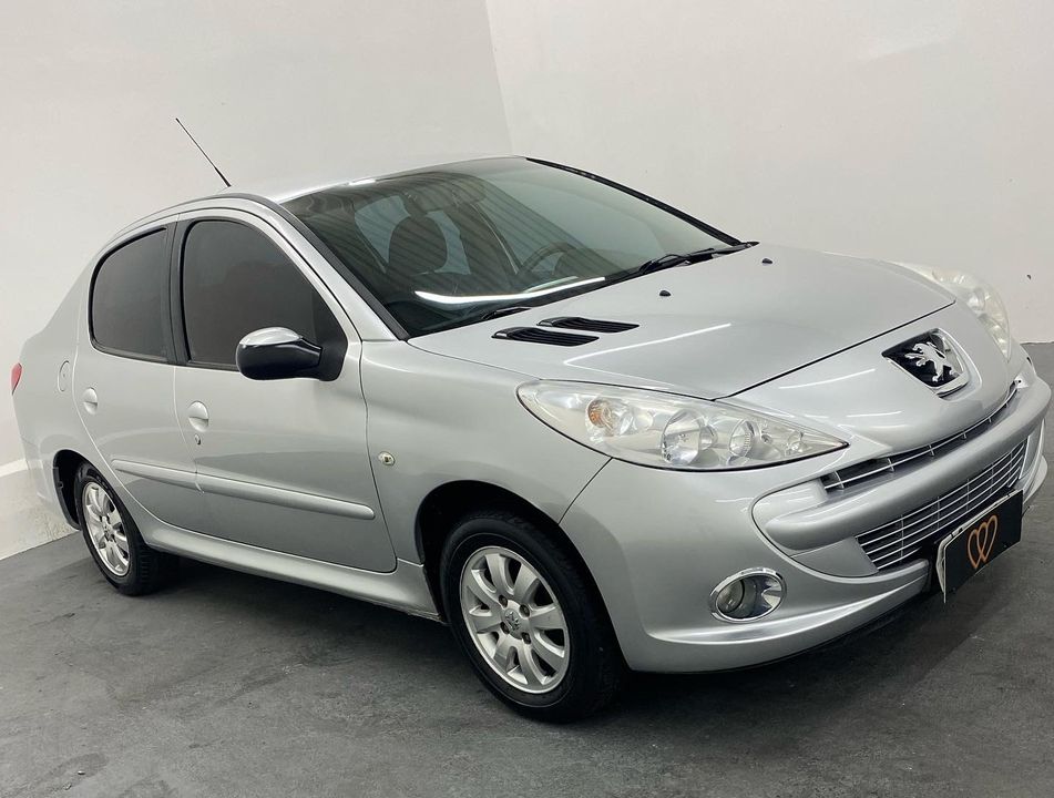 Peugeot 207 Sedan Passion XR 1.4 Flex 8V 4p