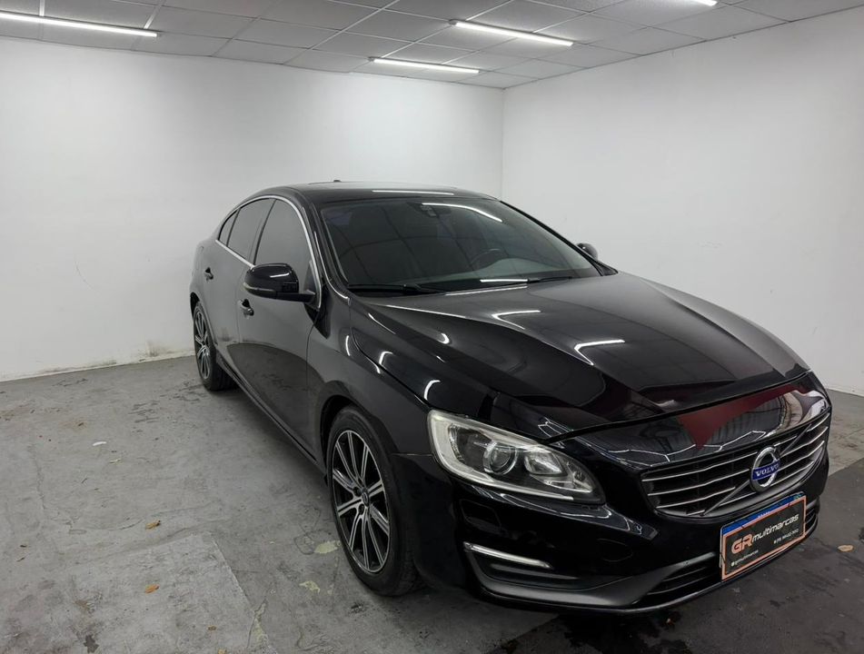 Volvo S60 T-5 MOMENTUM 2.0 245cv 4p