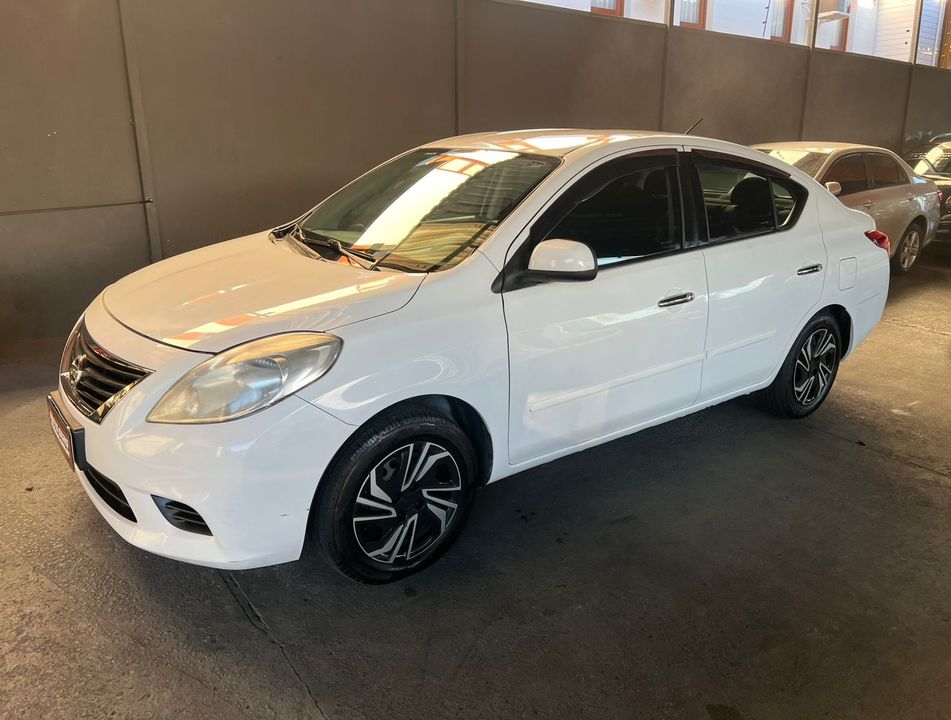 Nissan VERSA SV 1.6 16V Flex Fuel 4p Mec.