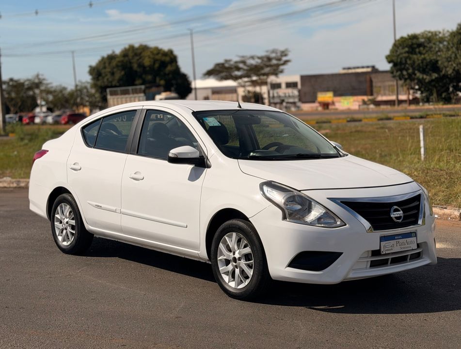 Nissan VERSA SV 1.6 16V FlexStart 4p Aut.