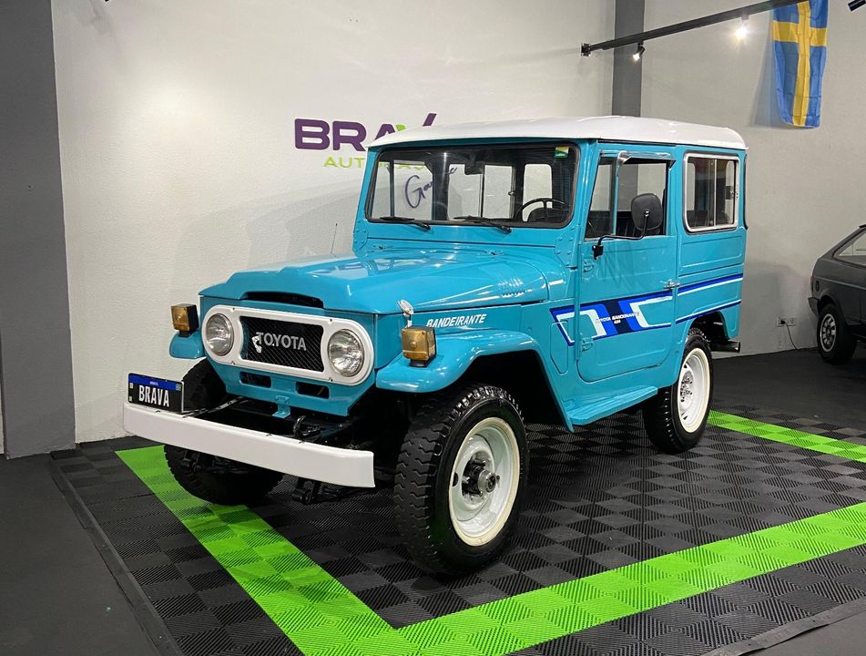 Toyota Bandeirante Curta Teto Rígido
