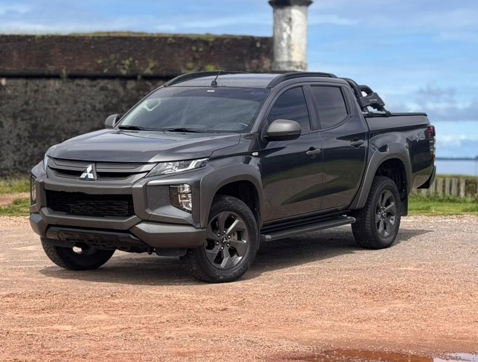 Mitsubishi Triton HPE 2.4 CD 4x4 TB Diesel Aut.