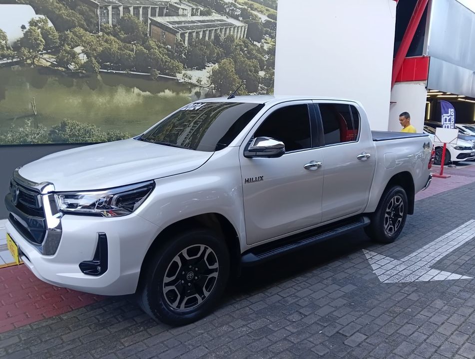 Toyota Hilux CD SRX 4x4 2.8 TDI 16V Diesel Aut.