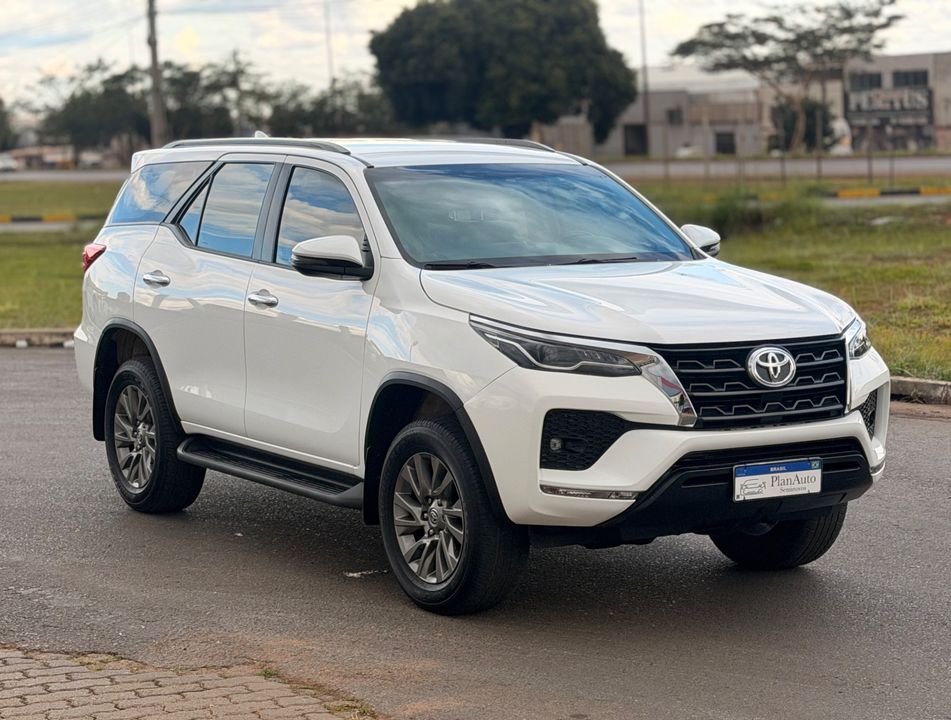 Toyota Hilux CD SRV 4x2 2.7 Flex 16V Aut.