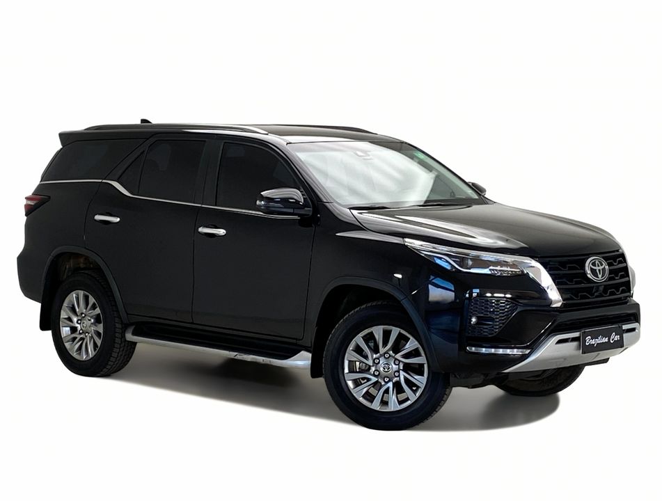 Toyota Hilux SW4 SRX 4x4 2.8 TDI 16V Dies. Aut.