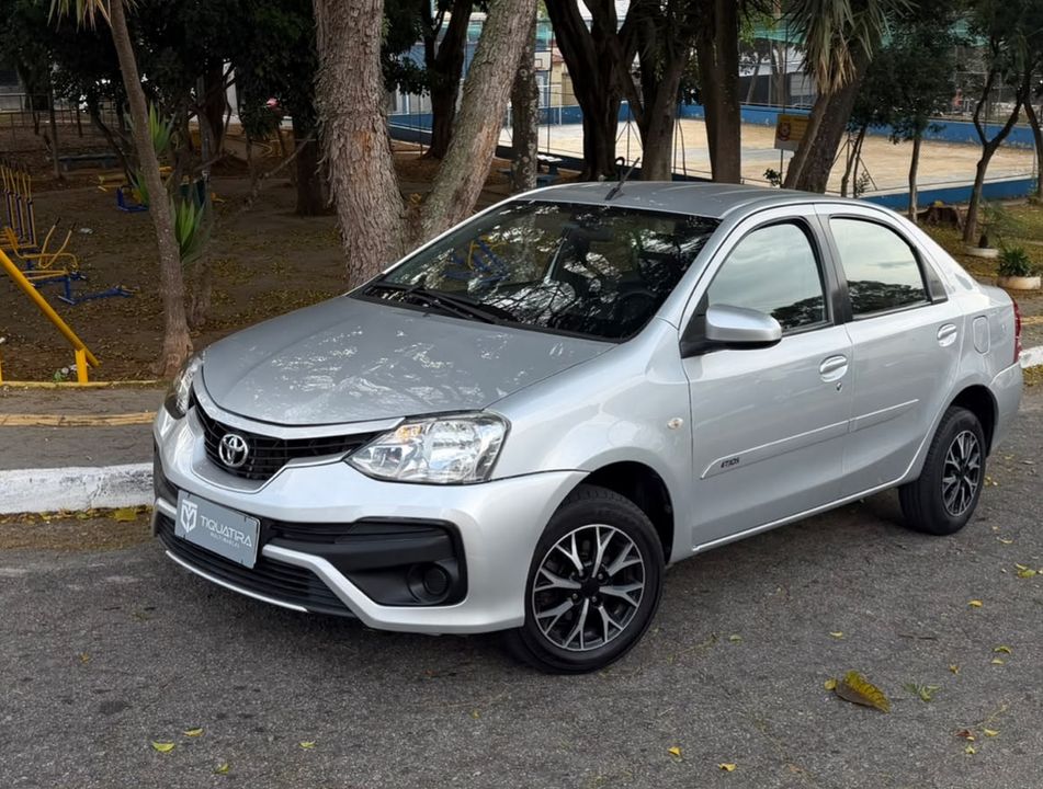Toyota ETIOS XS Sedan1.5 Flex 16V 4p Mec.
