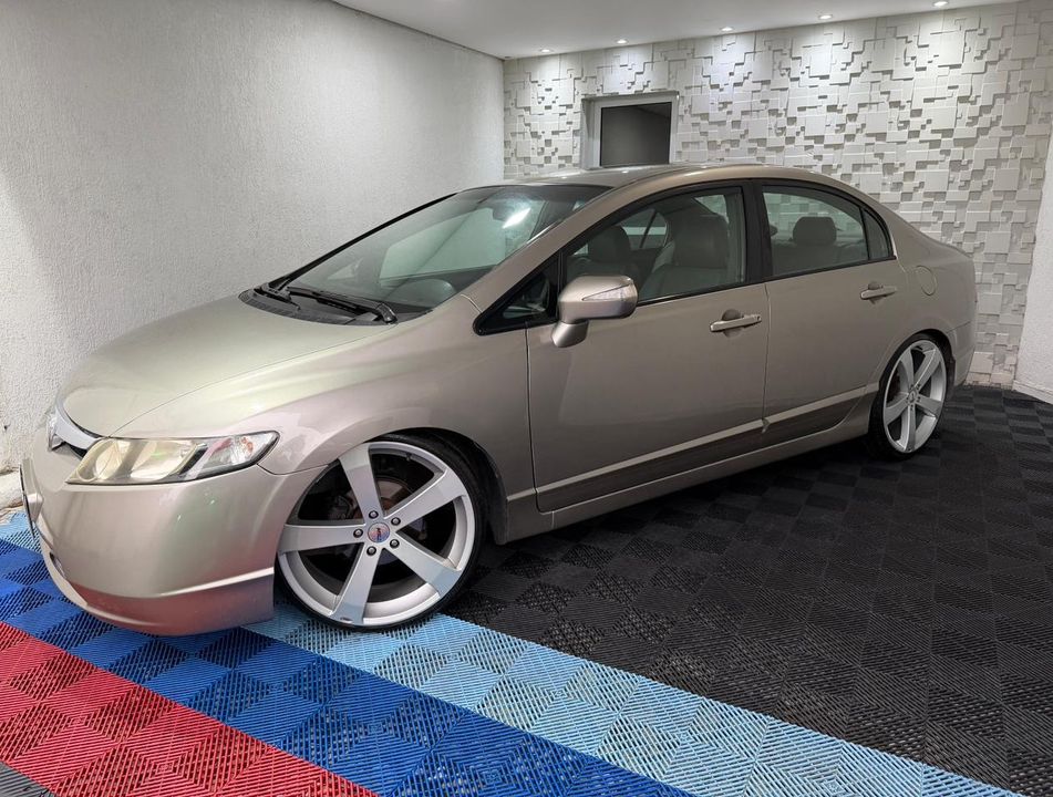 Honda Civic Sedan LXS 1.8/1.8 Flex 16V Aut. 4p