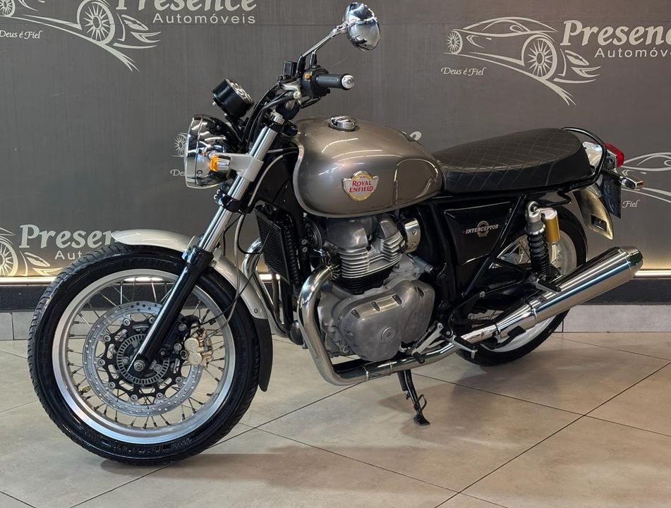 Royal Enfield Interceptor 650 Custom 