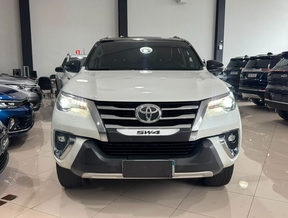 Toyota Hilux CD SRV 4x4 2.8 TDI Diesel Aut.