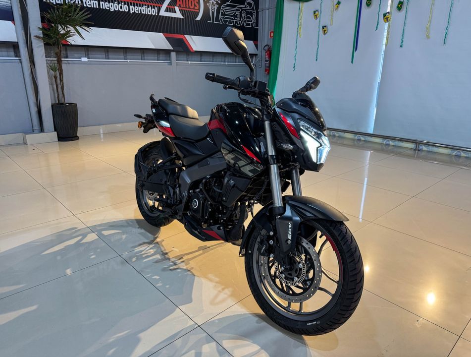 BAJAJ DOMINAR NS200