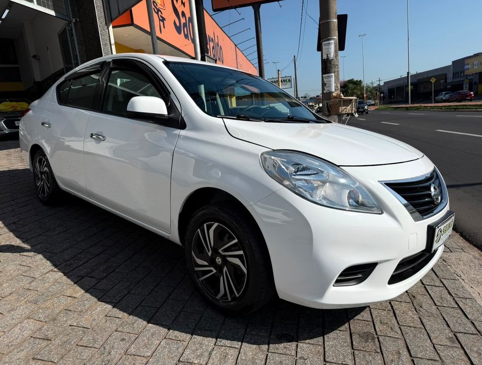 Nissan VERSA SV 1.6 16V Flex Fuel 4p Mec.