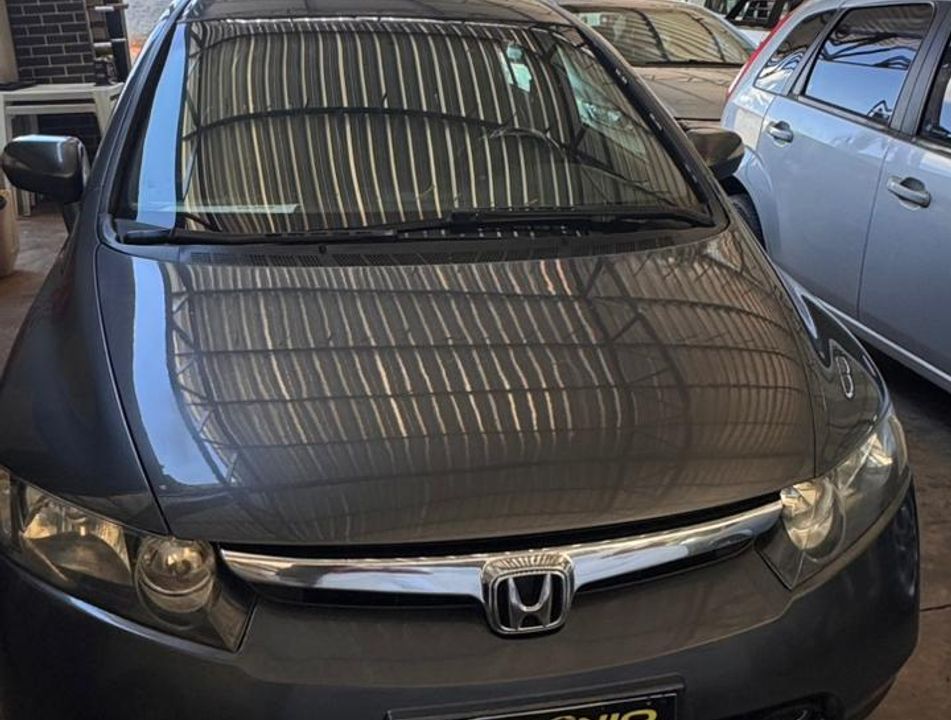 Honda Civic Sedan EXS 1.8/1.8 Flex 16V Aut. 4p