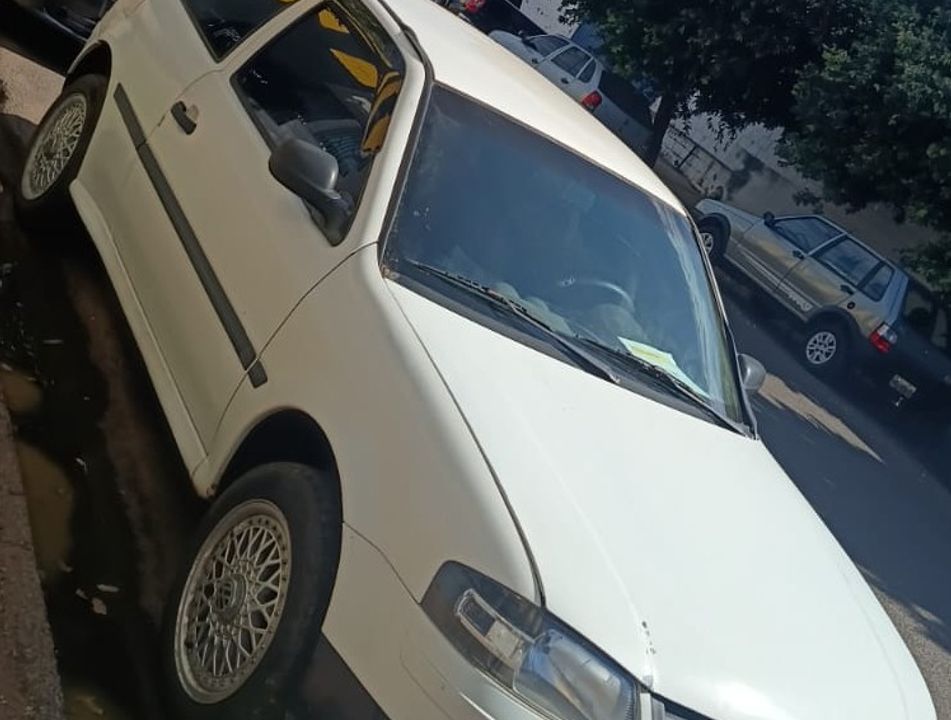 VolksWagen Gol Plus 1.0 Mi Total Flex 4p