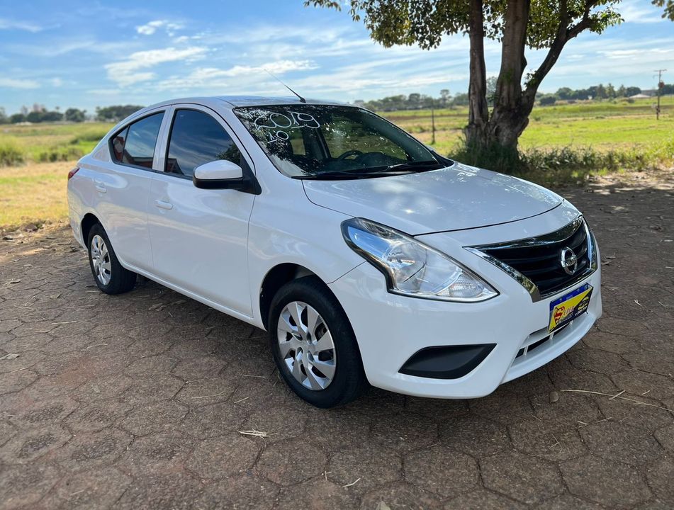 Nissan VERSA 1.0 12V FlexStart 4p Mec.
