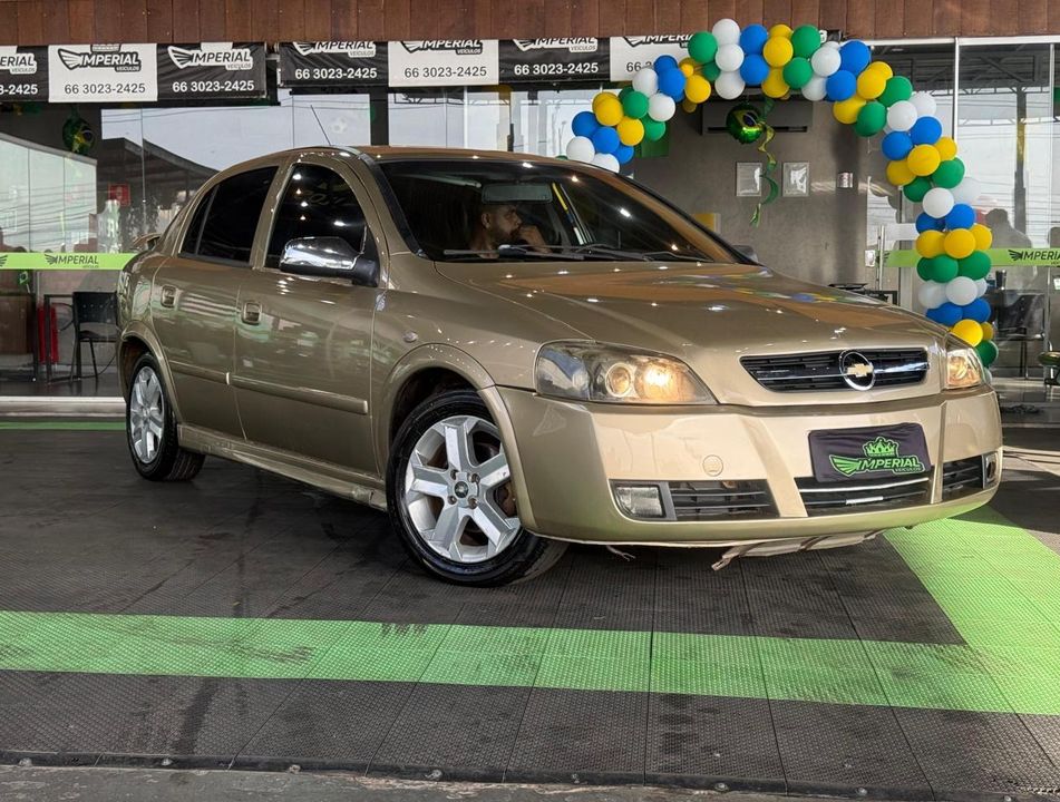 Chevrolet Astra 2.0 8V/ CD 2.0 8V Hatchback 5p Mec