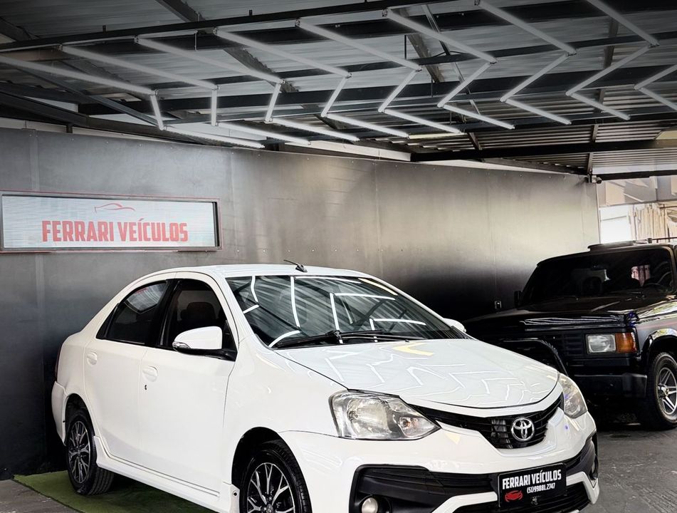 Toyota ETIOS PLATINUM 1.5 Flex 16V 4p Aut.