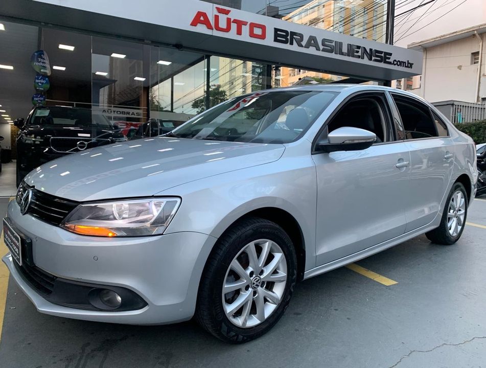 VolksWagen JETTA Comfortline 2.0 T.Flex 8V 4p Tipt.