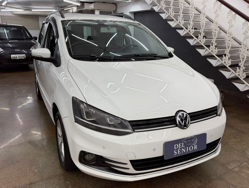 VolksWagen SPACEFOX 1.6 Trendline Total Flex 8v 5p