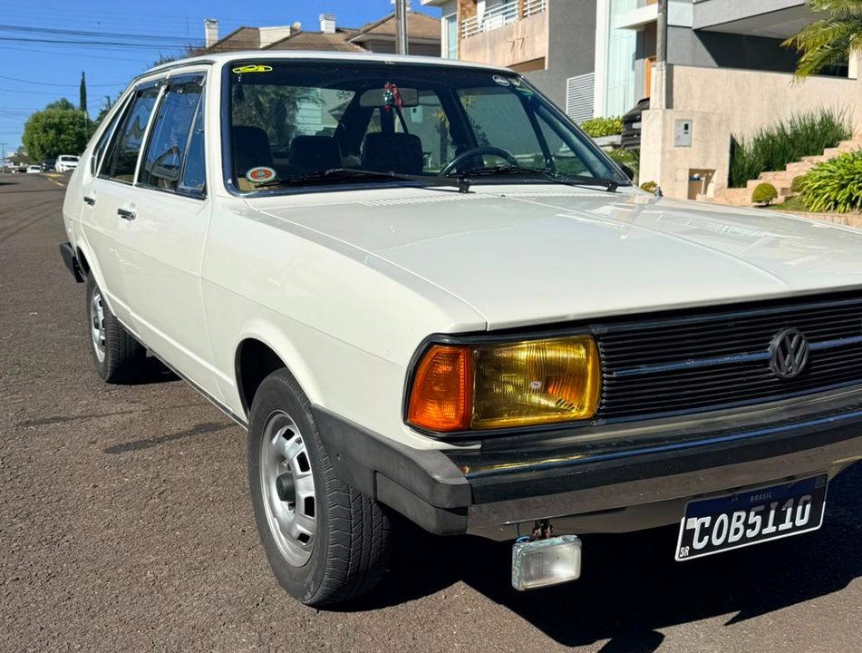 Volkswagen Passat 1.6 LS e