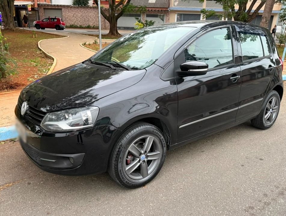 VolksWagen Fox 1.6 Mi Total Flex 8V 5p