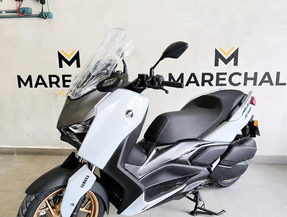YAMAHA XMAX 300 CONNECTED 