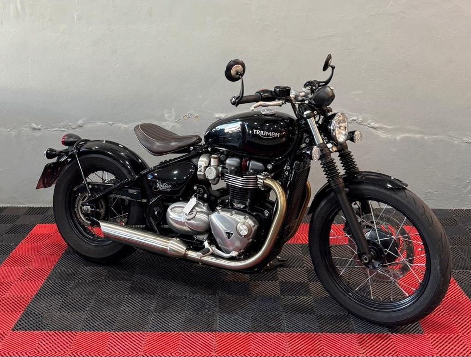 TRIUMPH BONNEVILLE BOBBER 1200cc