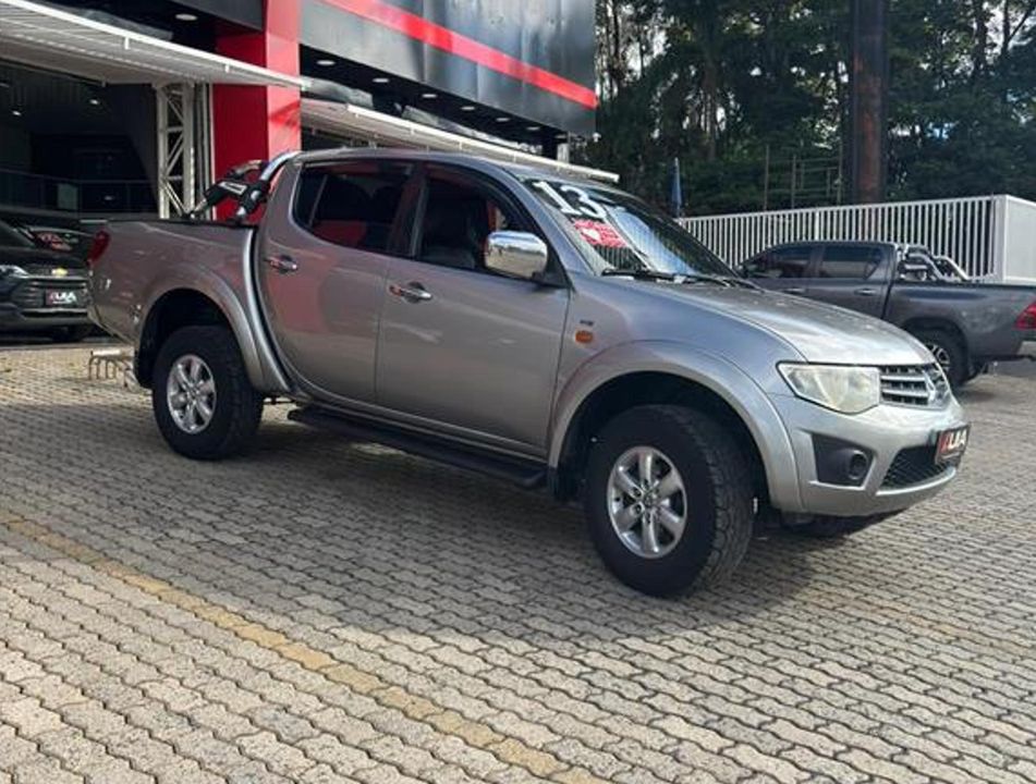 MITSUBISHI 2.4 HLS 4X2 CD 16V FLEX 4P MANUAL