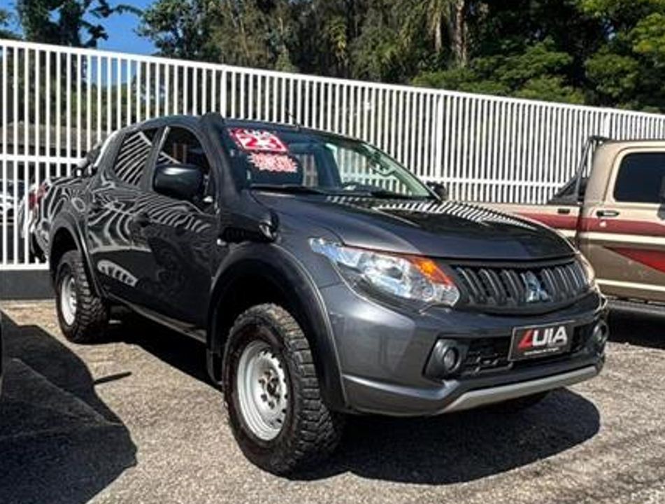 MITSUBISHI 2.4 16V TURBO DIESEL OUTDOOR GLX CD 4X4 MANUAL