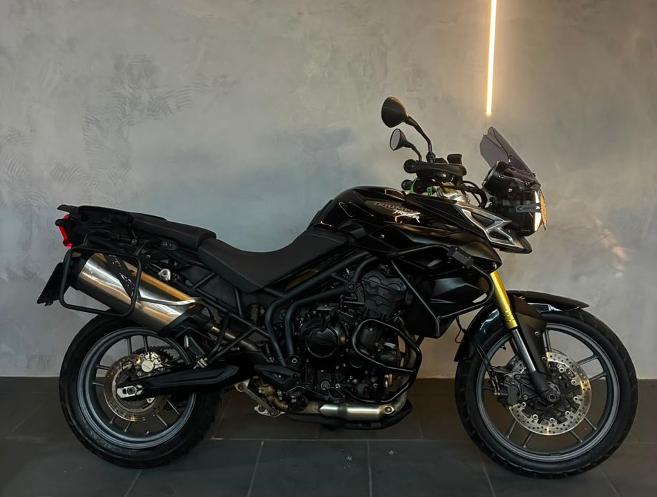 TRIUMPH TIGER 800