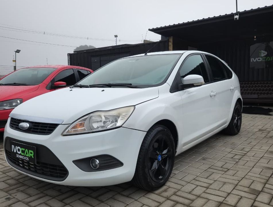 Ford Focus Sedan 1.6 1.6 Flex 8V 16V 4P Mec. - foto 2