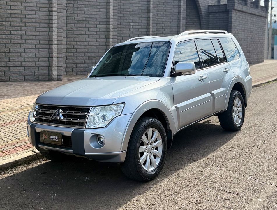 Mitsubishi Pajero HPE Full 3.2 4x4 T.I.Dies. 5p Aut