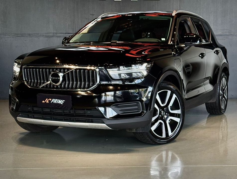 Volvo XC40 T5H MOMENTU