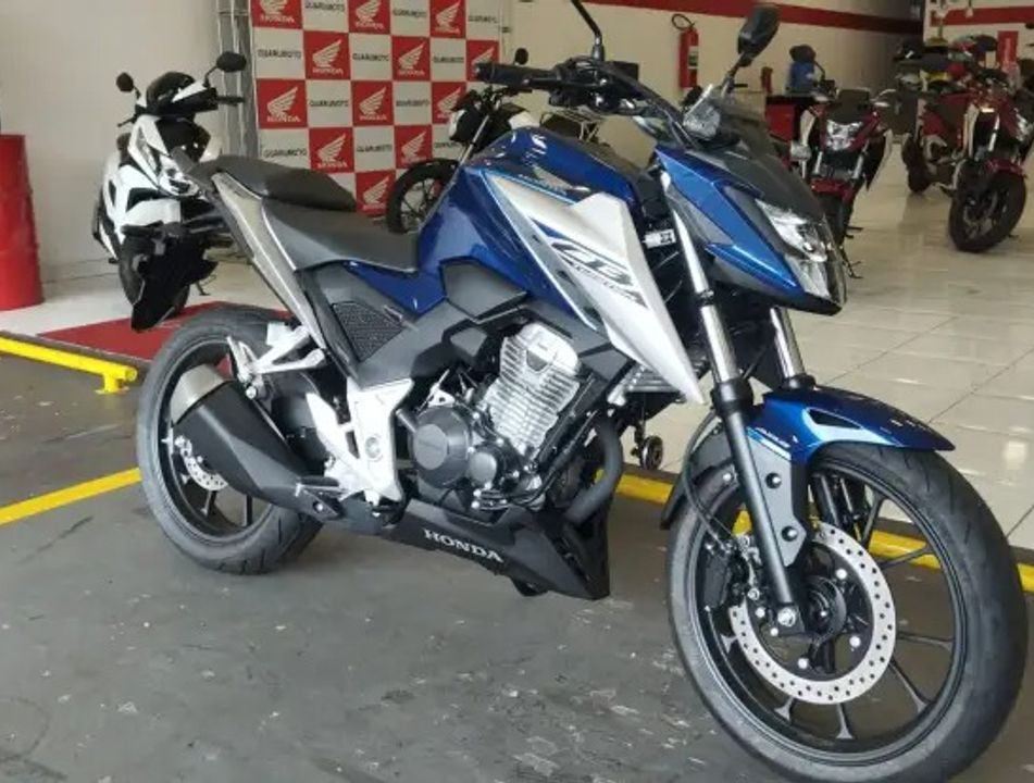Honda CB300F Twister
