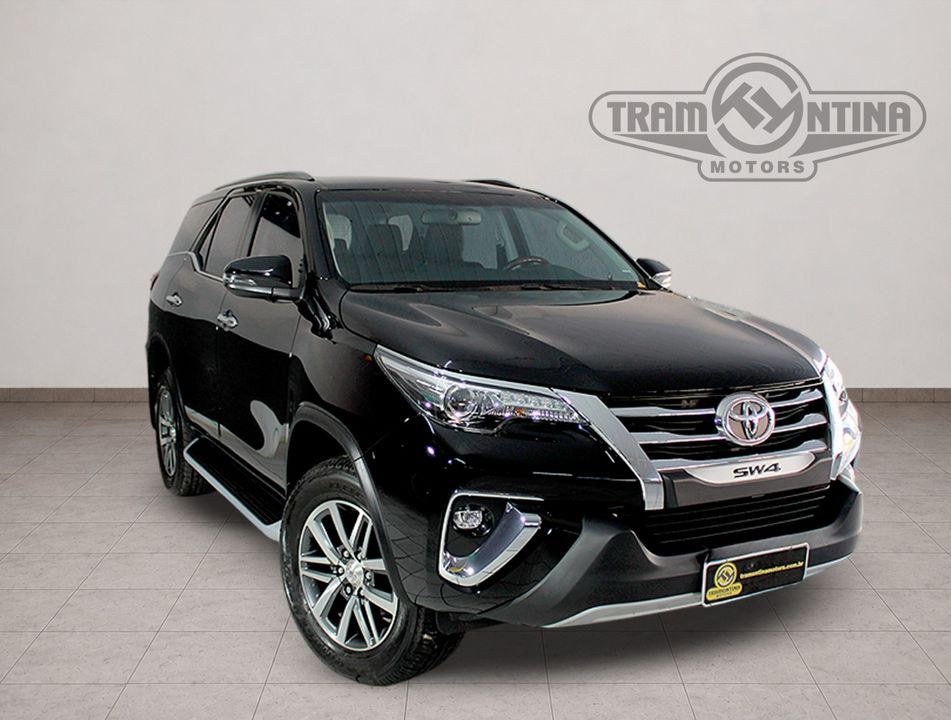Toyota Hilux SW4 SRX 4x4 2.8 TDI 16V Dies. Aut.