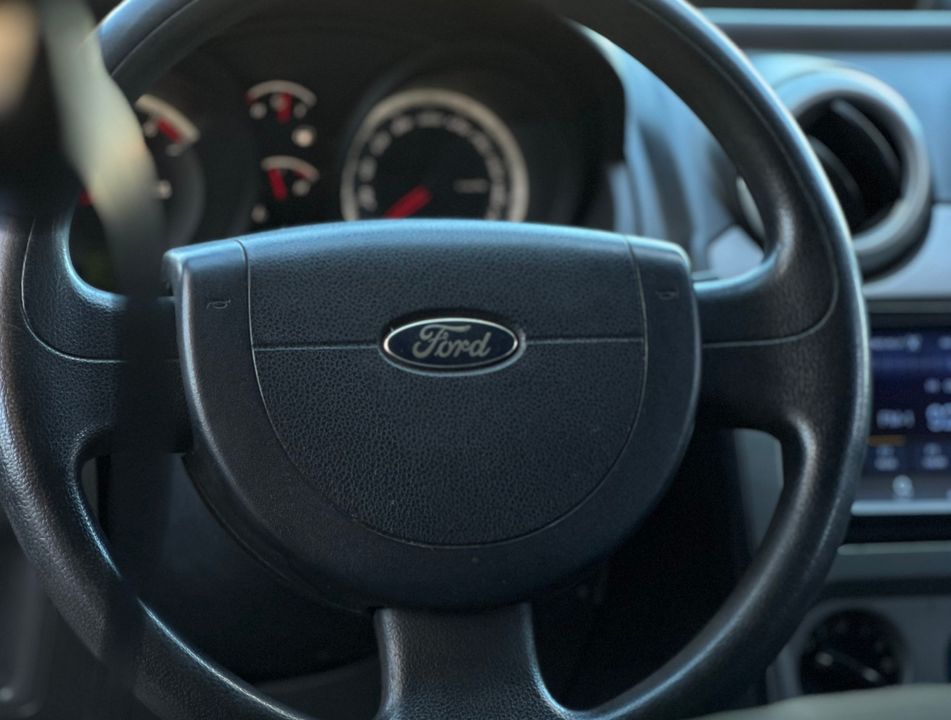 Ford Fiesta Sedan 1.0 8V Flex 4p