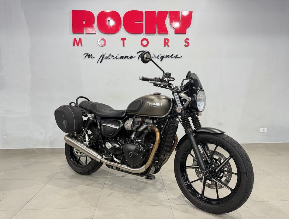 TRIUMPH STREET  TWIN 900cc