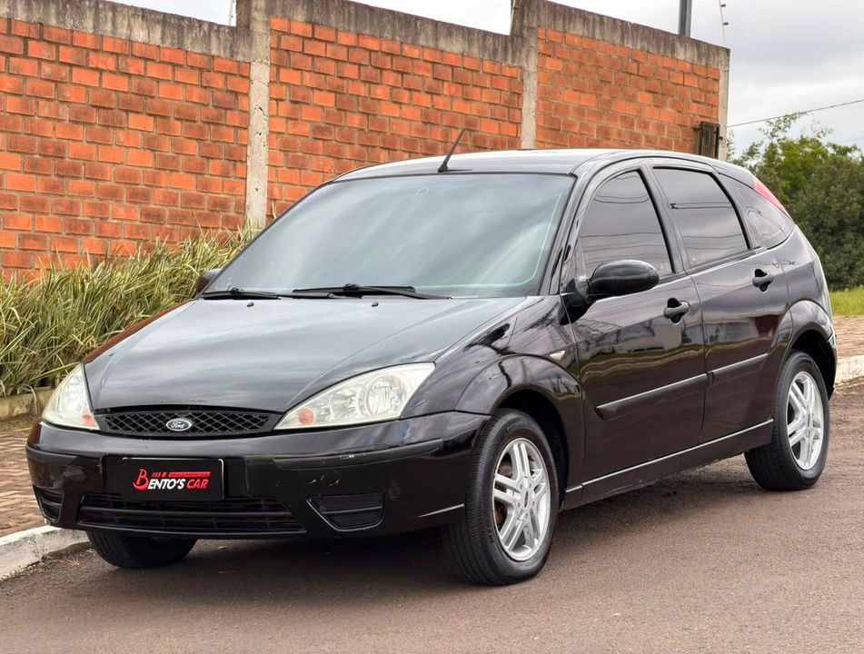 Ford Focus 1.6 S/SE/SE Plus Flex 8V/16V  5p