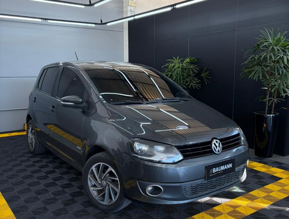 VolksWagen Fox 1.6 Mi Total Flex 8V 5p