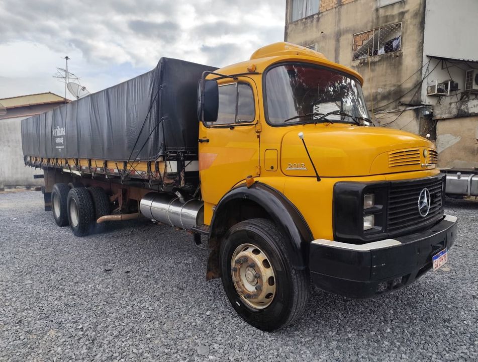  Mercedes-Benz L2013 Trucado 