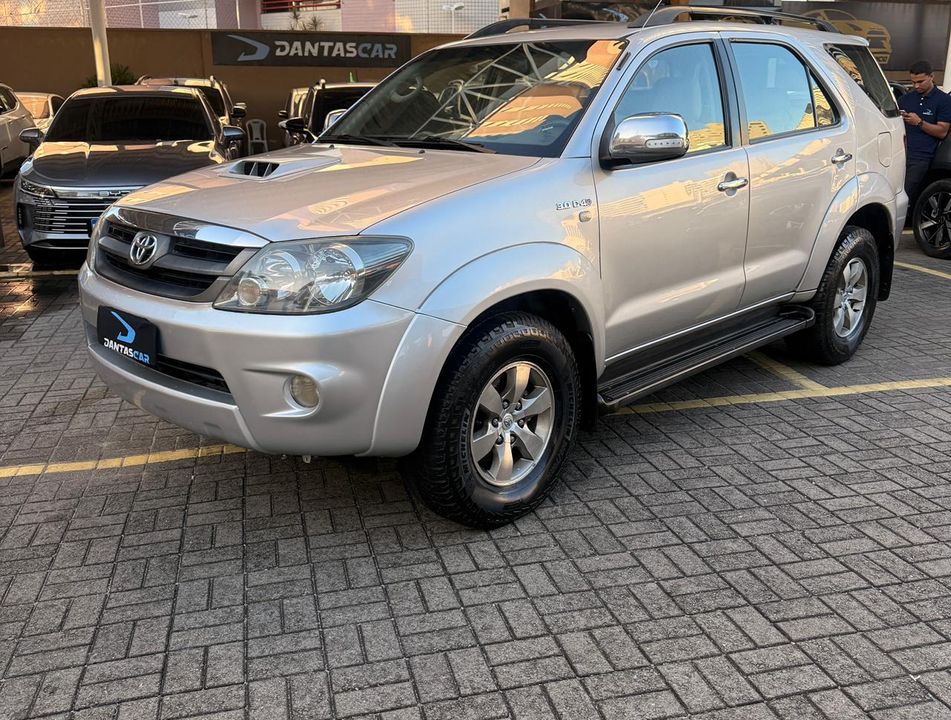 Toyota Hilux SW4 SRV D4-D 4x4 3.0 TDI Dies. Aut