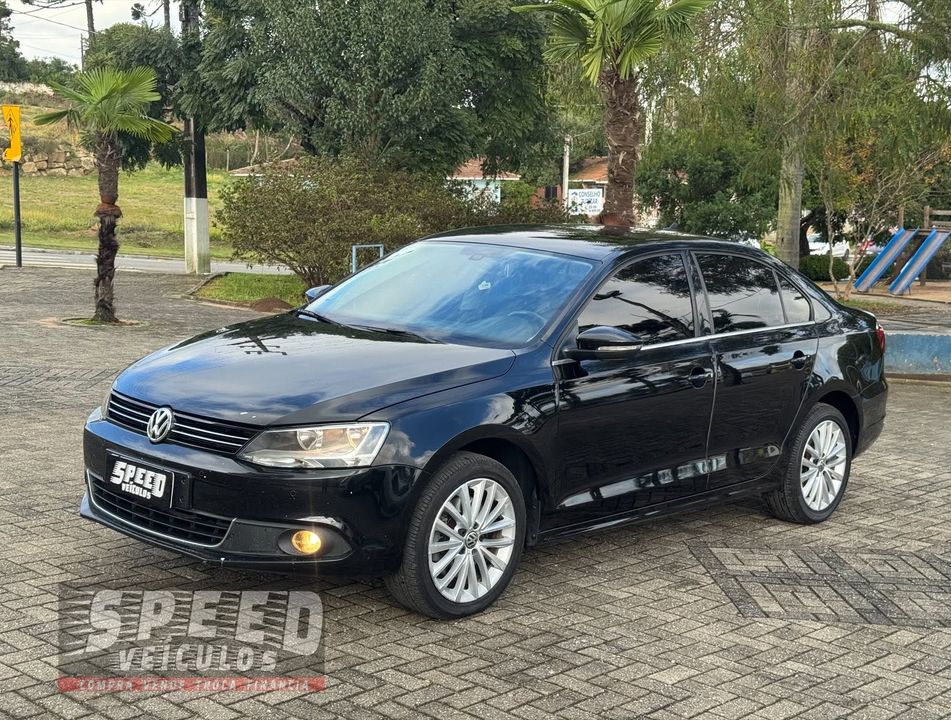 VolksWagen JETTA Highline 2.0 TSI 16V 4p Tiptronic