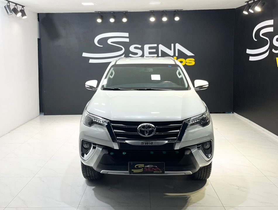 Toyota Hilux CD SRX 4x4 2.8 TDI 16V Diesel Aut.