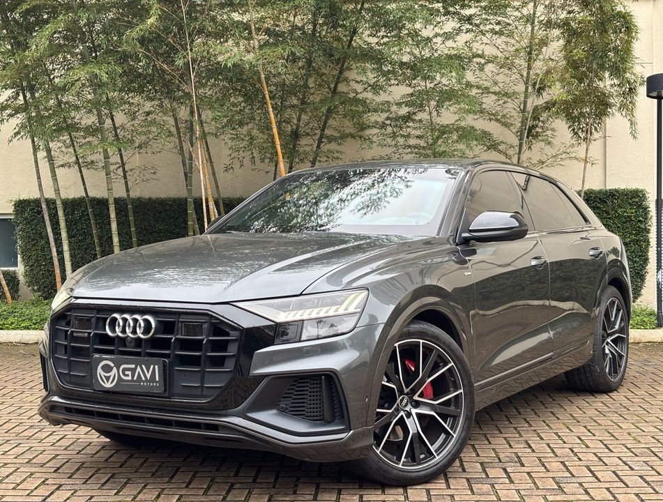 Audi Q8 Perf.Black 3.0 TFSI Quat. S-tr/(Híb.)