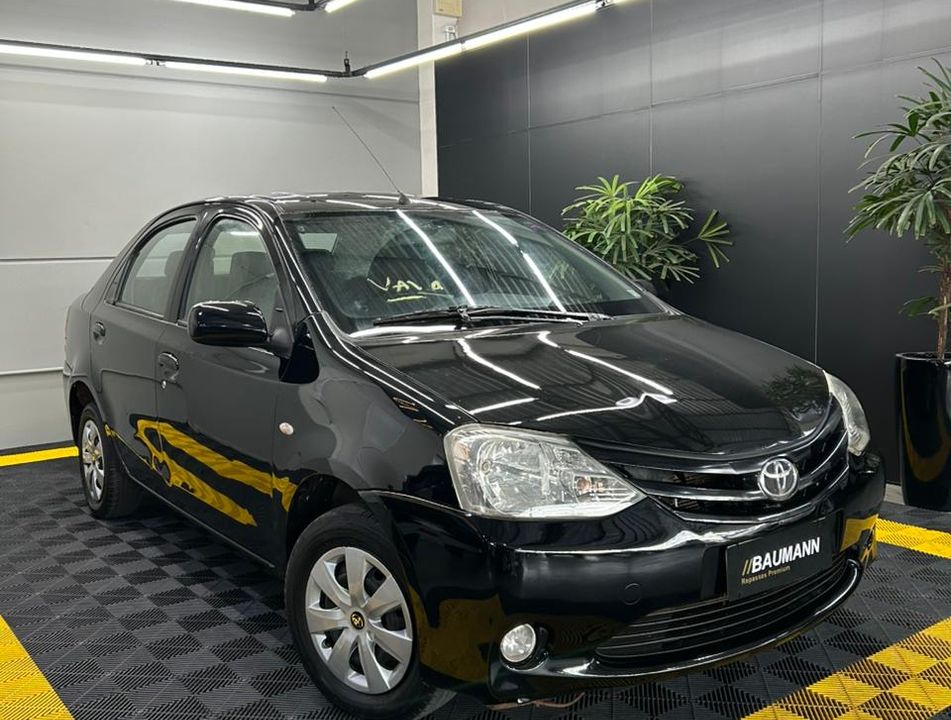Toyota ETIOS XS Sedan1.5 Flex 16V 4p Mec.