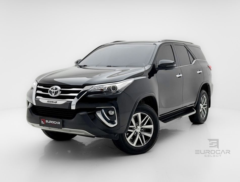 Toyota Hilux SW4 SRX 4x4 2.8 TDI 16V Dies. Aut.