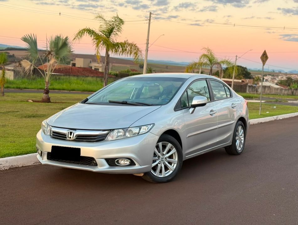 Honda Civic Sedan LXR 2.0 Flexone 16V Aut. 4p