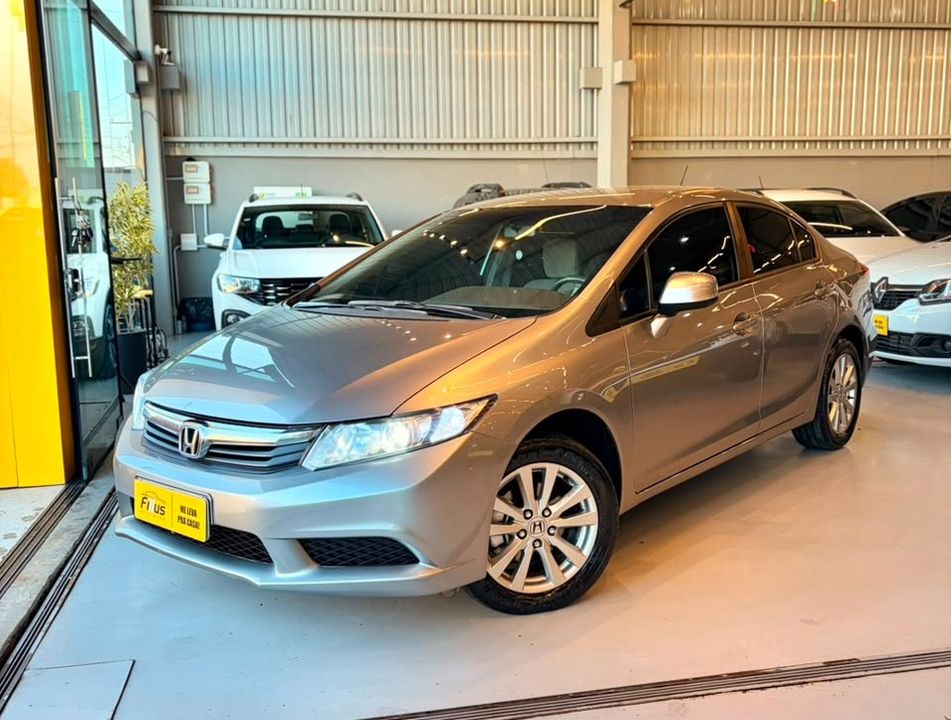 Honda Civic Sedan LXS 1.8/1.8 Flex 16V Aut. 4p