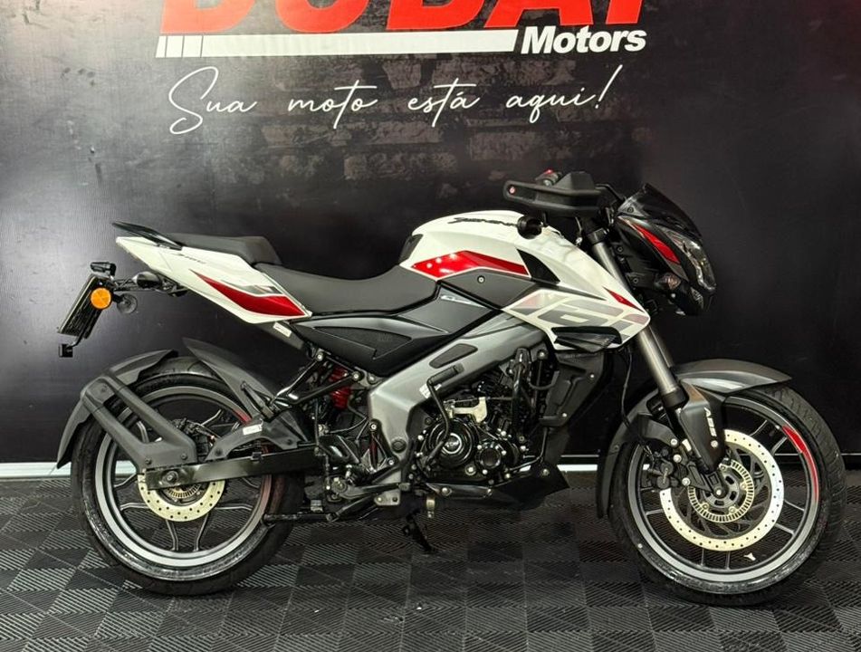 BAJAJ DOMINAR 160
