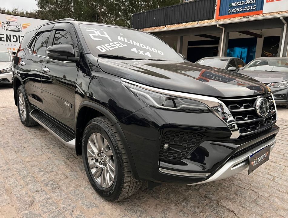 Toyota Hilux SW4 SRX 4x4 2.8 TDI 16V Dies. Aut.