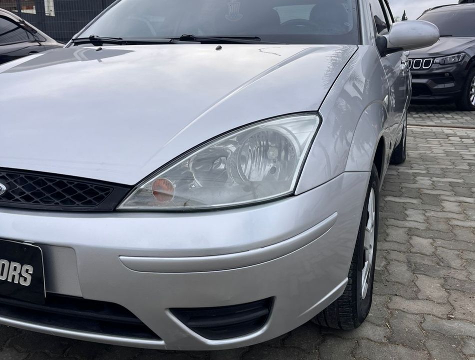 Ford Focus 1.6 S/SE/SE Plus Flex 8V/16V  5p